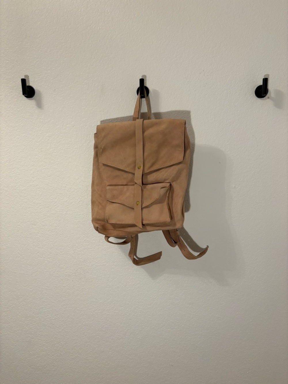 Raven + Lily Blush Traveler Leather Backpack from Magnolia Market - Picture 2 of 4